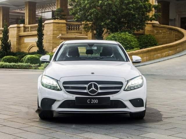 Bán Mercedes C200 sản xuất năm 2019, màu trắng