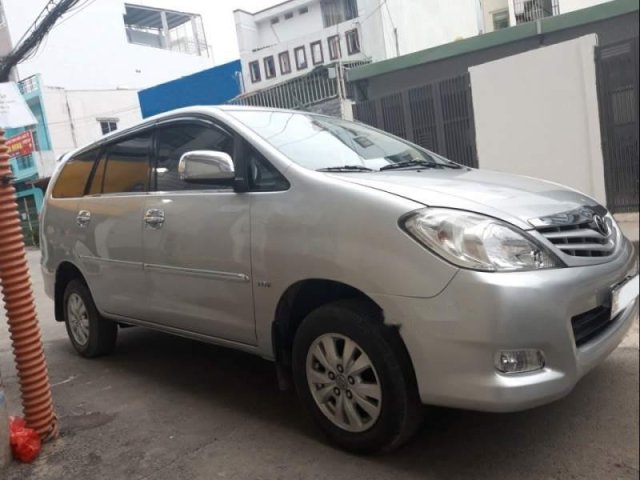 Bán xe Toyota Innova đời 2010, màu bạc còn mới, 395 triệu0