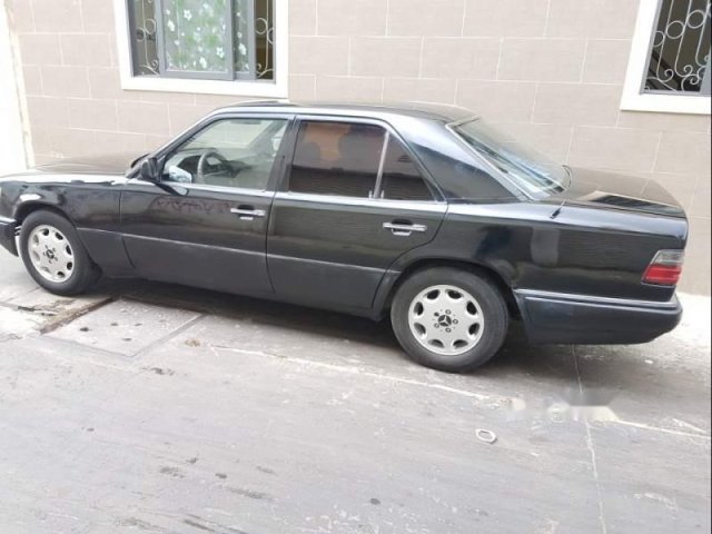 Bán ô tô Mercedes E280 năm 1994, màu xám số tự động, giá chỉ 120 triệu