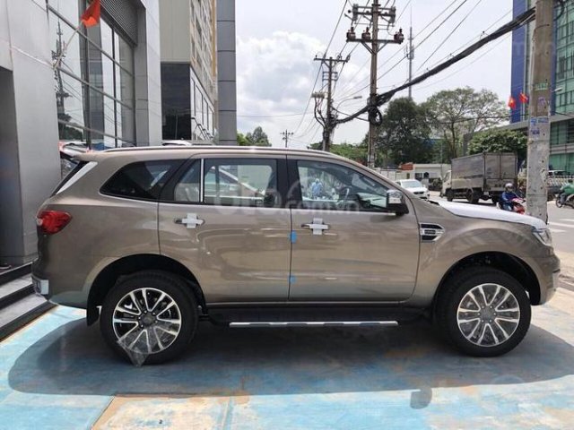 Ford Everest Titanium 2019, trả góp 90%, chỉ cần 200tr nhận xe ngay, giảm gần 60tr tiền mặt, Lh 0911 777 8660