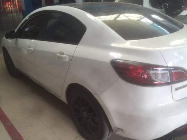 Gia đình bán Mazda 3 đời 2010, màu trắng, full options