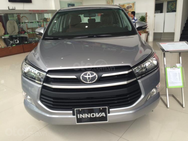 Cần bán Toyota Innova E 2019 màu bạc, 731 triệu0