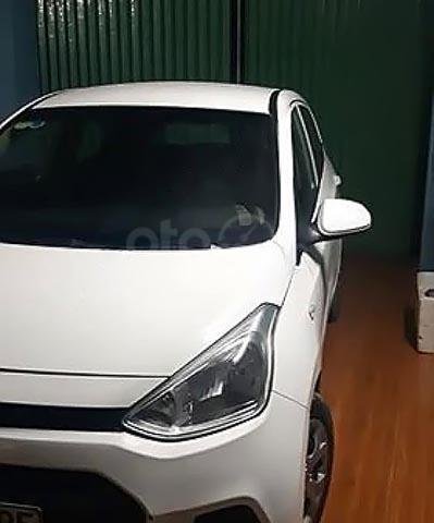 Bán Hyundai Grand i10 màu trắng, đời 2014, đăng ký 2015, xe chính chủ