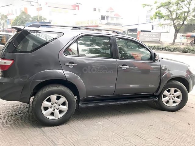 Bán Toyota Fortuner 2.7V 4x4 AT 2010, xe đẹp, số tự động, sản xuất năm 2010, xe 7 chỗ ngồi