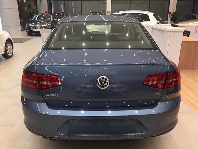 Bán xe Volkswagen Passat 1.8TSI năm sản xuất 2017, màu xanh lam, nhập khẩu nguyên chiếc0