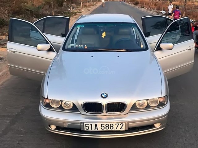 Em cần bán xe BMW 525i đời 2002, máy chạy êm và bốc