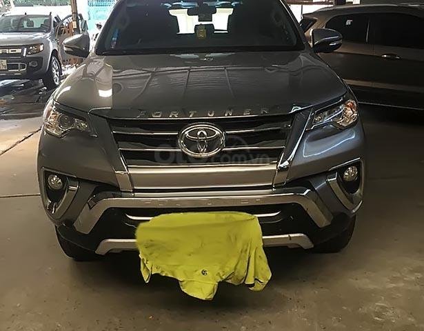 Cần bán xe Toyota Fortuner 2017, màu bạc, nhập khẩu nguyên chiếc, xe đẹp 0