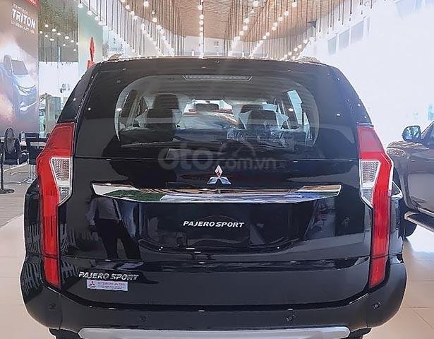 Cần bán xe Mitsubishi Pajero Sport AT sản xuất năm 2019, màu đen, nhập từ Thái