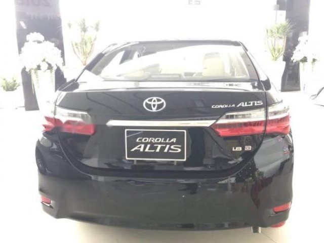 Bán ô tô Toyota Corolla altis sản xuất 2019, màu đen0