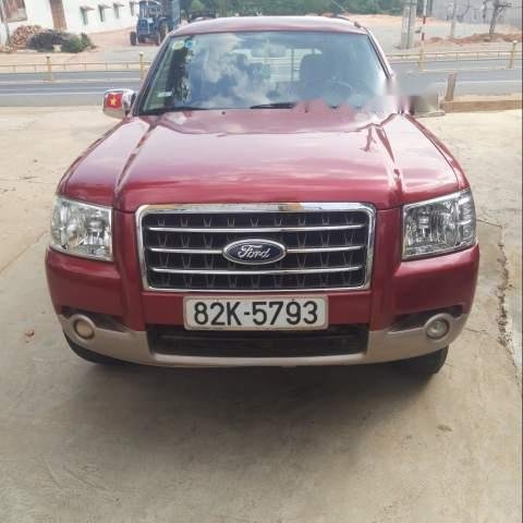 Cần bán lại xe Ford Everest sản xuất 2005, màu đỏ, xe 1 chủ từ đầu0