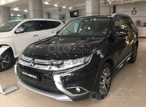 Bán xe Mitsubishi Outlander 2.0, KM đặc biệt trong tháng 8