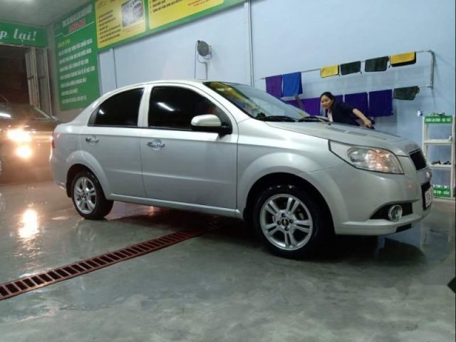 Bán xe Chevrolet Aveo đời 2018, màu bạc, xe đẹp 0