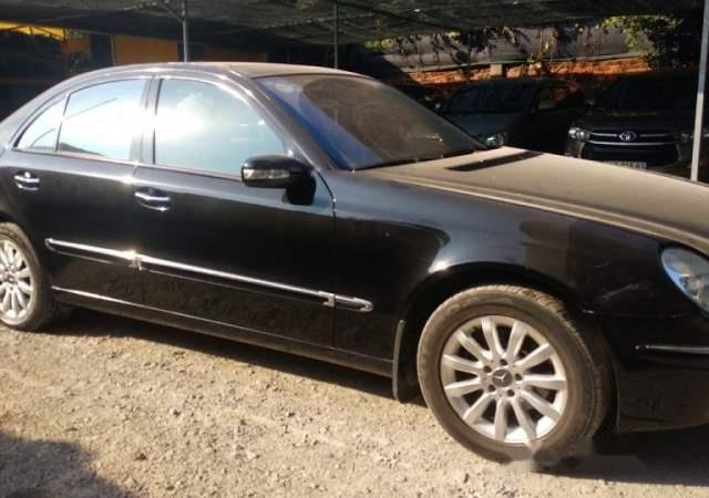 Bán ô tô Mercedes E280 năm 2005, màu đen