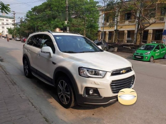 Cần bán gấp Chevrolet Captiva LTZ sản xuất 2017, màu trắng