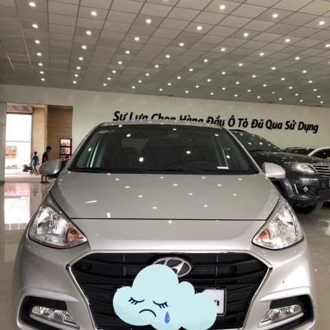 Bán ô tô Hyundai Grand i10 AT năm 2017, màu bạc, nhập khẩu, xe đẹp keng