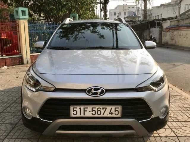 Bán Hyundai i20 Active đời 2015, màu bạc, nhập khẩu