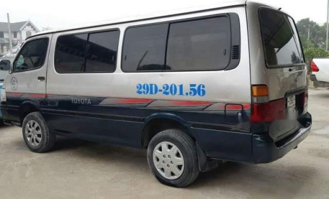 Bán Toyota Hiace đời 2004, nhập khẩu, xe gia đình sử dụng0