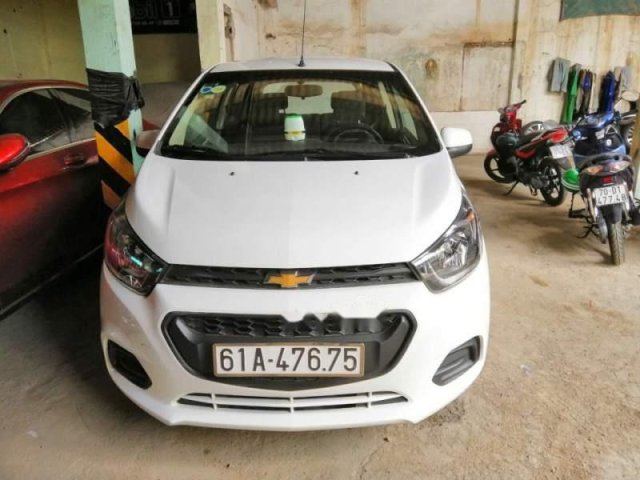 Bán lại xe Chevrolet Spark sản xuất 2018, màu trắng số sàn