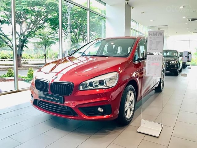 Cần bán xe BMW 2 Series 218i 2018, màu đỏ, nhập khẩu nguyên chiếc