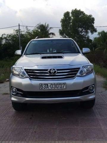 Bán Toyota Fortuner G năm 2016, màu bạc, xe gia đình