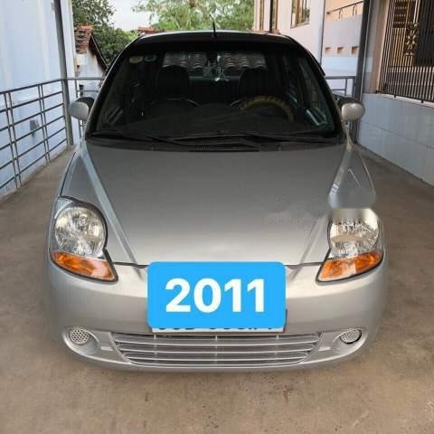 Bán xe Chevrolet Spark đời 2011, màu bạc, giá 107tr0