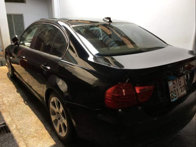 Cần bán gấp BMW 3 Series 320i đời 2009, màu đen, nhập khẩu nguyên chiếc, giá 460tr