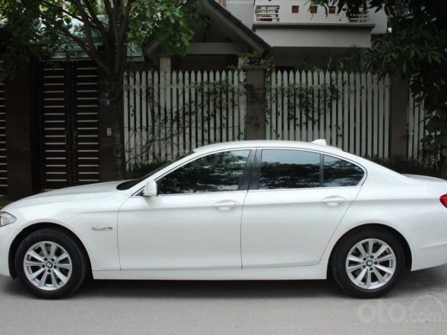 Bán BMW 5 Series 523i sản xuất năm 2011, màu trắng, nhập khẩu nguyên chiếc