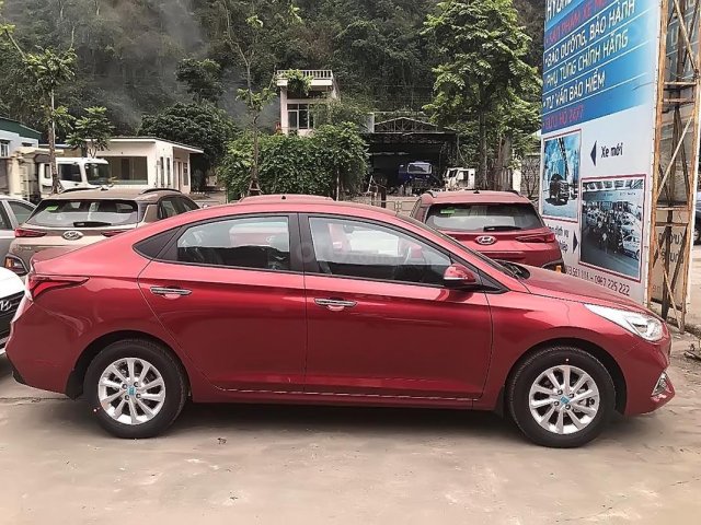 Bán Hyundai Accent 1.4 AT đời 2018, màu đỏ0