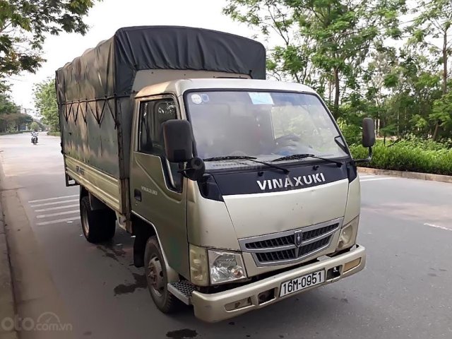 Bán Vinaxuki 1240T đời 2008, màu vàng giá cạnh tranh0