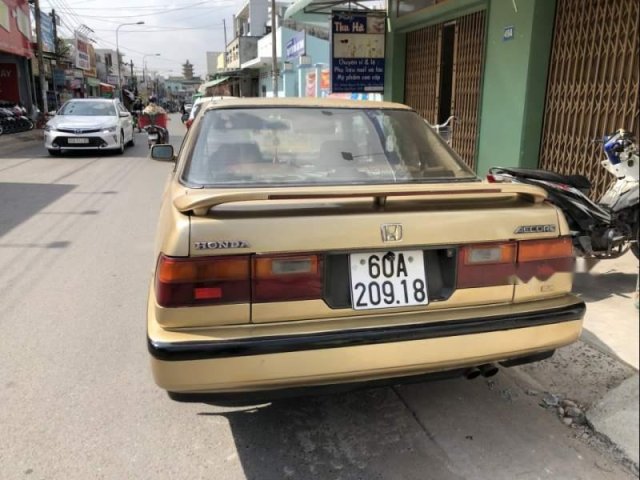 Bán Honda Accord sản xuất 1989, màu vàng, nhập khẩu xe gia đình