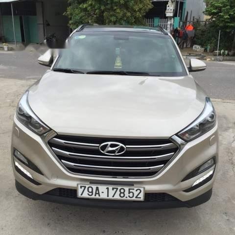 Bán Hyundai Tucson sản xuất 2018, màu vàng cát, xe đẹp0