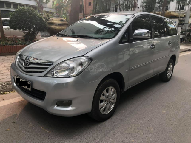 Innova G đời 2010, màu bạc, xe tư nhân, một chủ từ đầu 09681007700