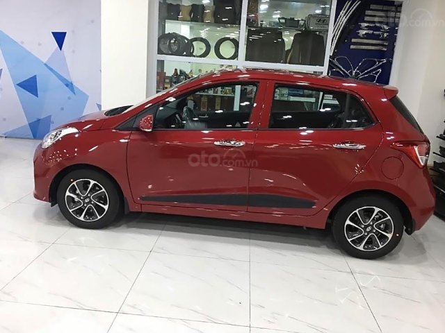 Bán Hyundai Grand i10 AT năm 2019, màu đỏ