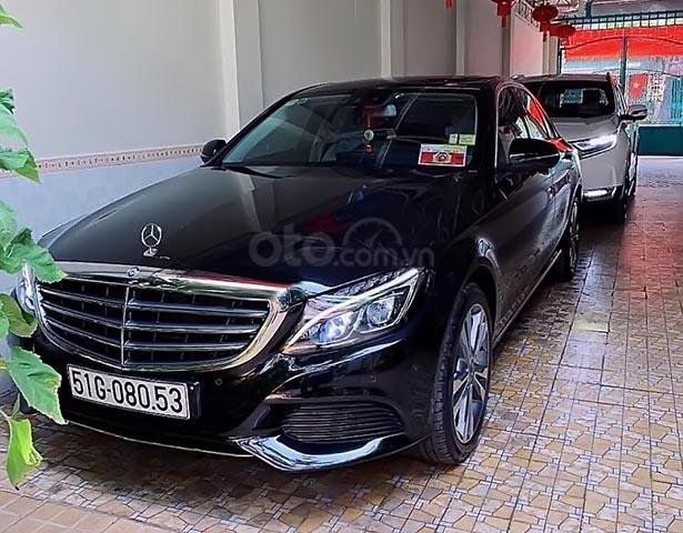 Bán Mercedes C250 Exclusive đời 2017, màu đen