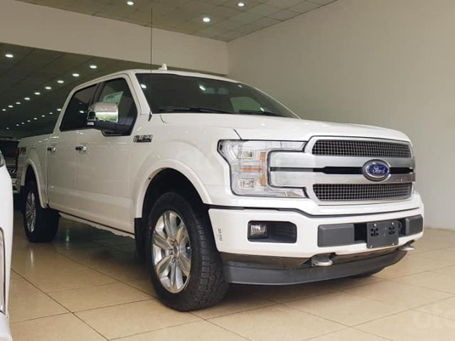 Bán Ford F150 Platinum nhập Mỹ màu trắng, nội thất đen, sản xuất 2018 xe mới 100%