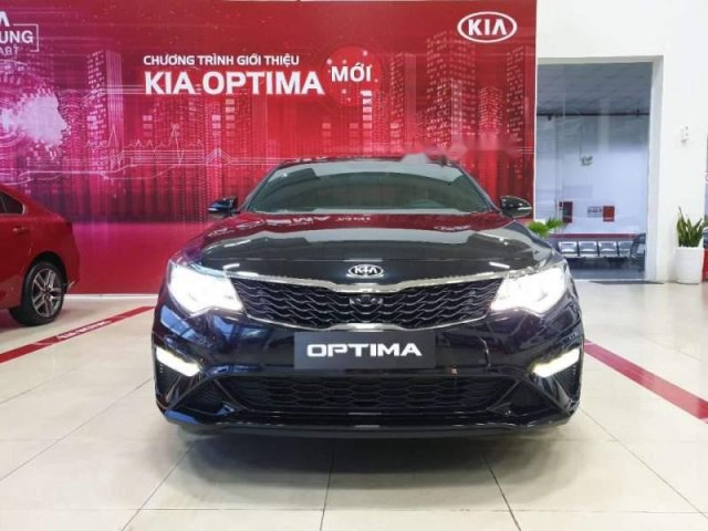 Bán ô tô Kia Optima đời 2019, màu đen, xe nhập