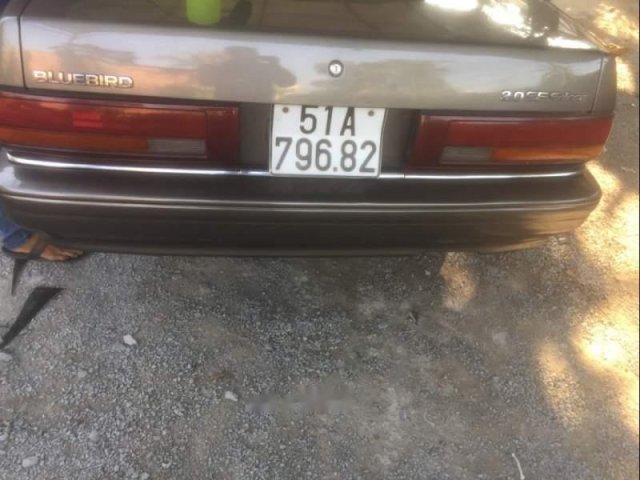 Cần bán xe Nissan Bluebird năm 19970