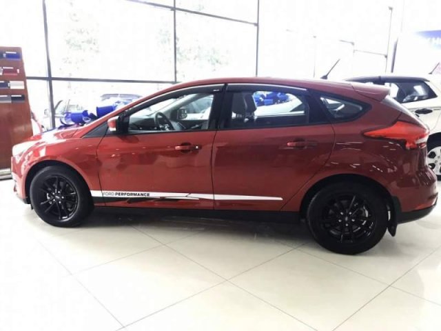 Cần bán Ford Focus đời 2019, màu đỏ