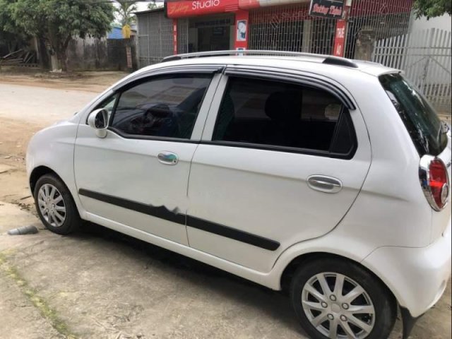 Cần bán xe Chevrolet Spark LT 0.8 sản xuất năm 2011, màu trắng, giá cạnh tranh0