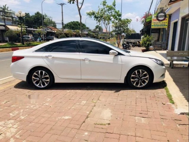 Bán Hyundai Sonata AT 2012, màu trắng, xe nhập 