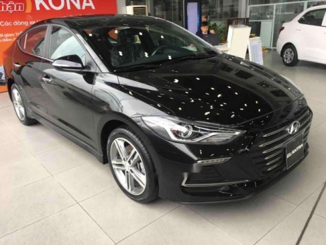 Bán ô tô Hyundai Elantra đời 2019, màu đen