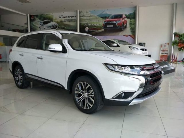 Bán xe Mitsubishi Outlander năm sản xuất 2019, màu trắng