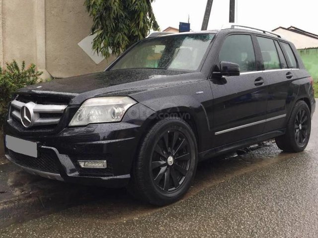 Bán Mercedes GLK220 2012 máy dầu, số tự động, màu đen, nội thất kem