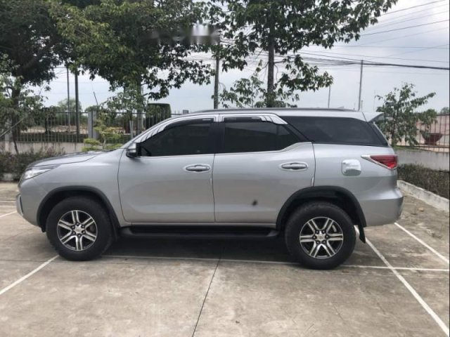 Bán Toyota Fortuner sản xuất năm 2017, màu bạc, xe nhập số sàn, giá chỉ 945 triệu0