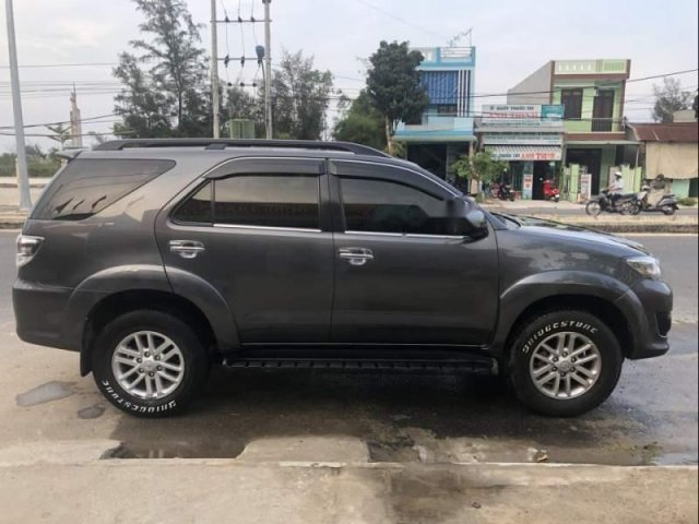 Bán Toyota Fortuner sản xuất 2013, màu xám chính chủ