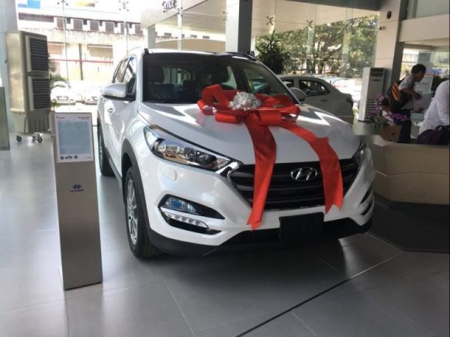 Bán xe Hyundai Tucson năm sản xuất 2019, màu trắng, giá chỉ 835 triệu