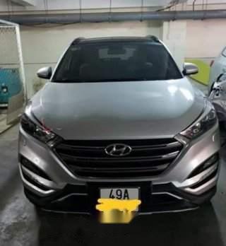 Cần bán xe Hyundai Tucson 2.0 AT 2018, màu bạc, giá 865tr