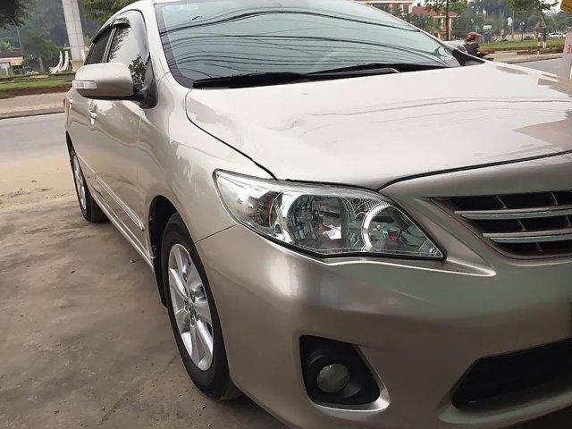 Bán Toyota Corolla Altis sản xuất năm 2014 chính chủ, giá tốt0