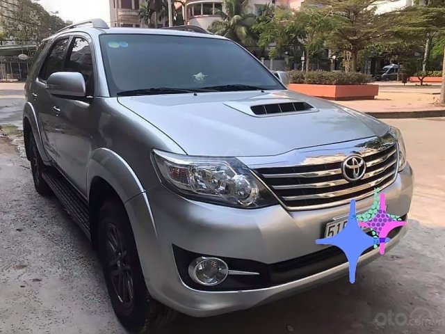 Bán ô tô Toyota Fortuner 2.5G 2016, màu bạc xe gia đình 