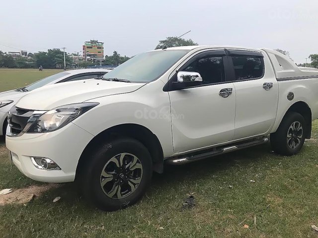 Bán xe Mazda BT 50 2.2L 4x2 AT đời 2017, màu trắng, nhập khẩu  0